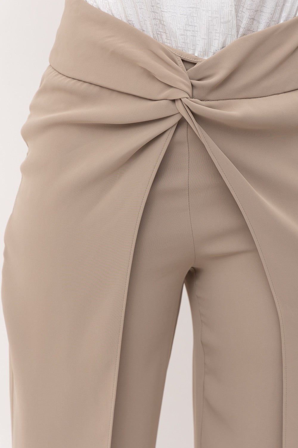 TCH8799A - Twist-Front Wide-Leg Pants