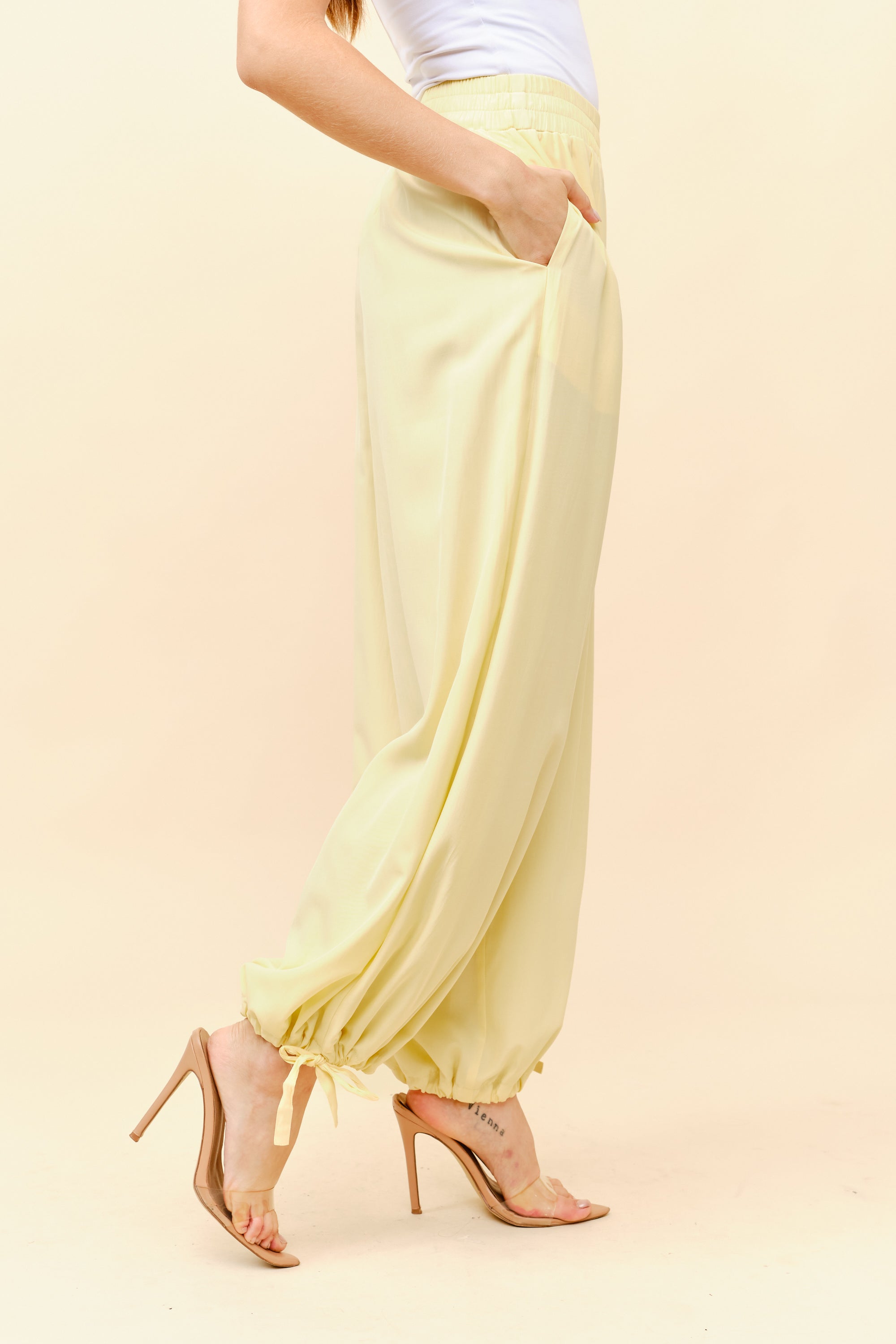 TCH0054- Harem Inspired Relaxed Fit Pants/ Pre-packed: S/M(4) – M/L(2) – 6pcs