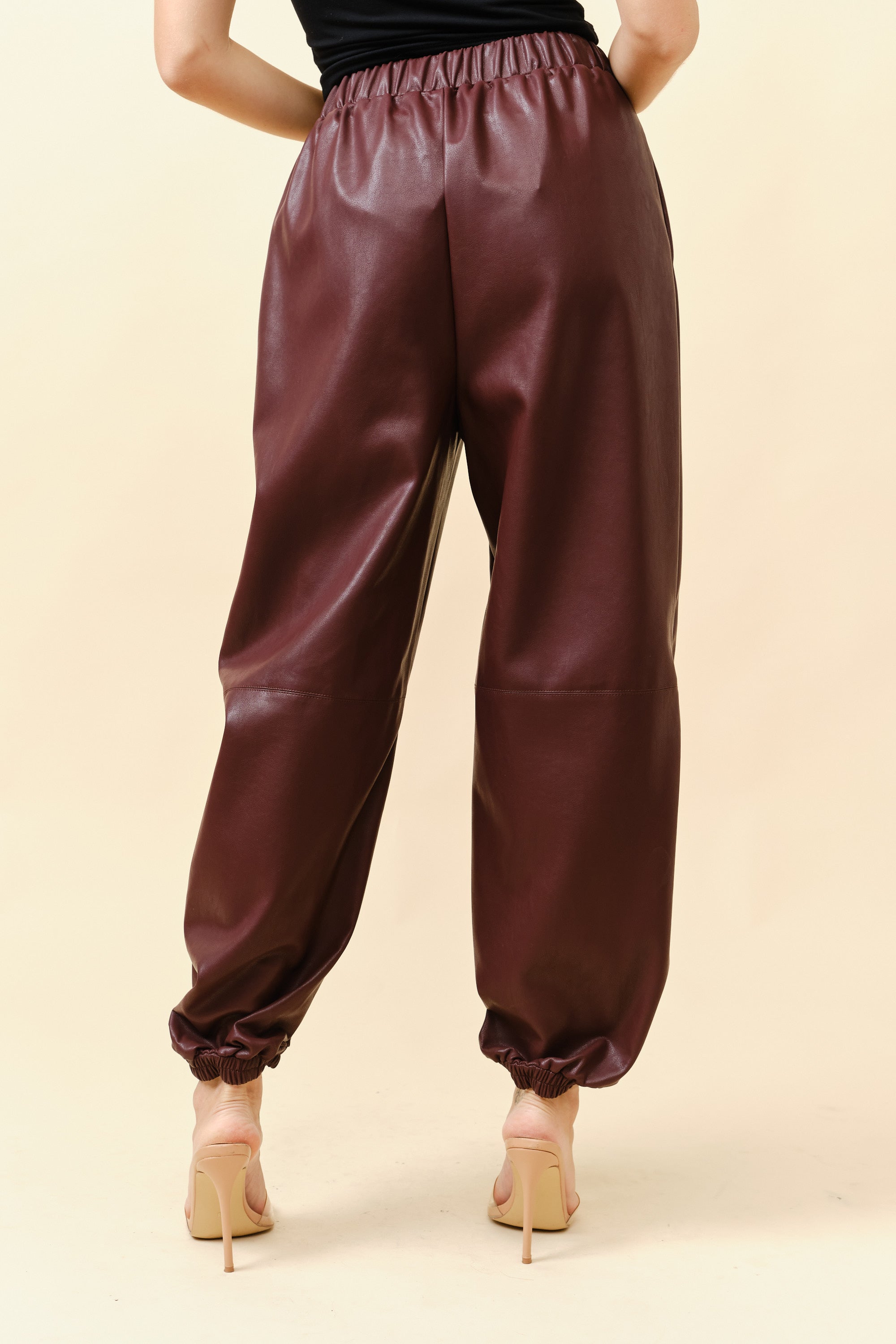 TCH1112- Elastic Faux Leather Pants/ Pre-packed: S(2) – M(2) – L(2) – 6pcs