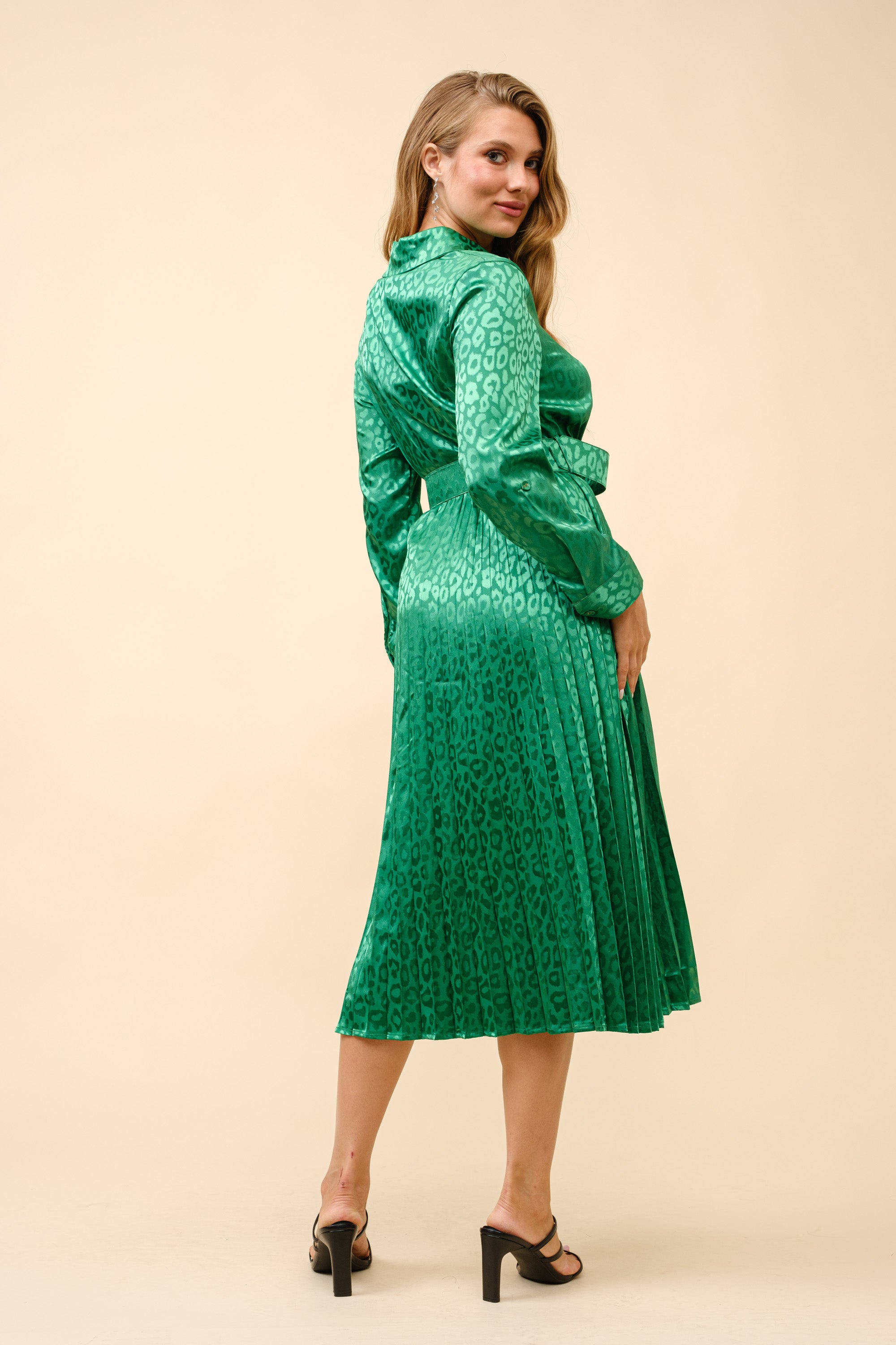TCH9128A- Satin long sleeve pleated dress