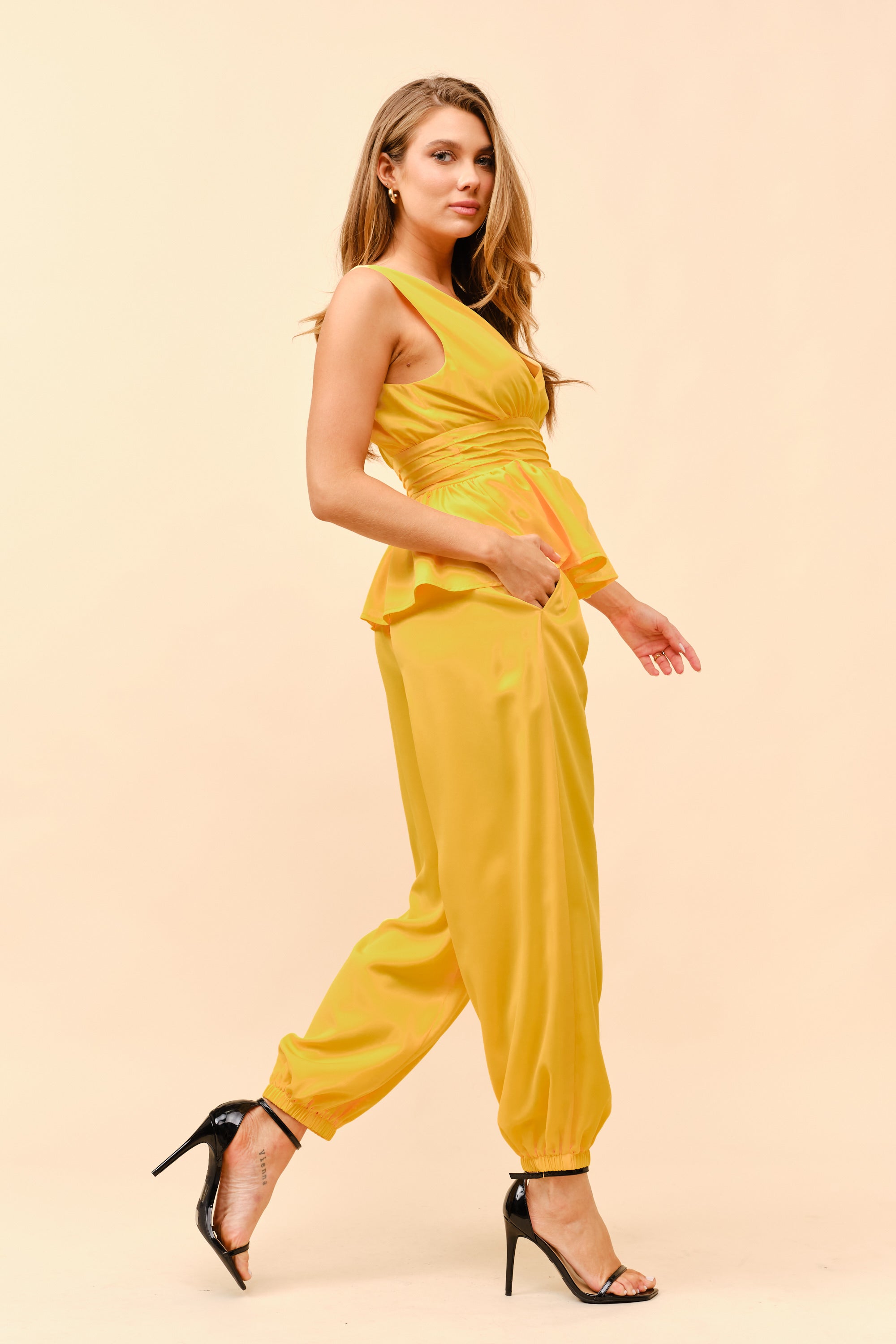 TCS2846- Sleeveless Peplum Top with Pants Set/ Pre-packed: S(2) – M(2) – L(2) – 6pcs