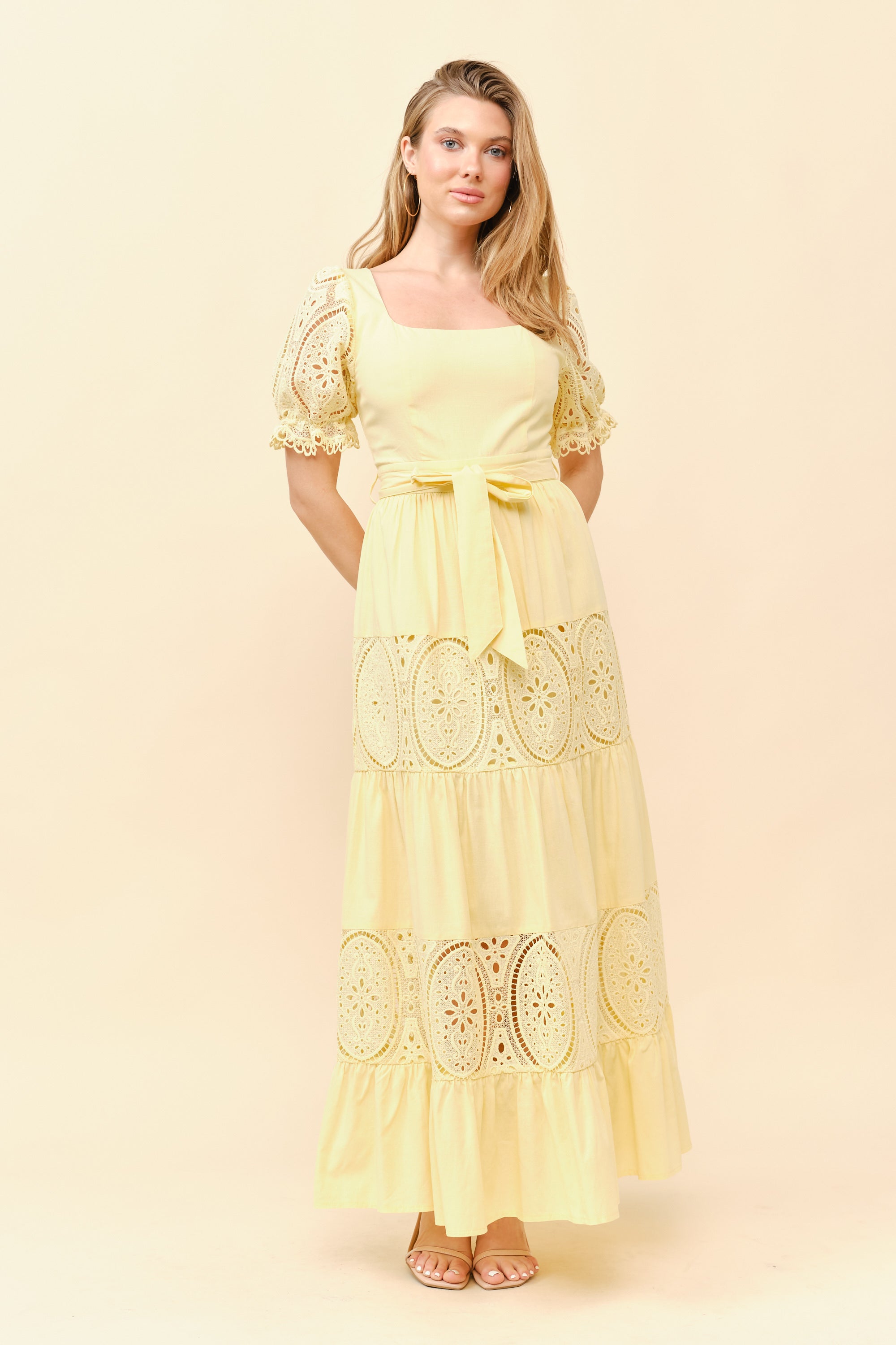 TCS2926- Flowy silhouette with a self-tie waist belt/ Pre-packed: S(2) – M(2) – L(2) – 6pcs